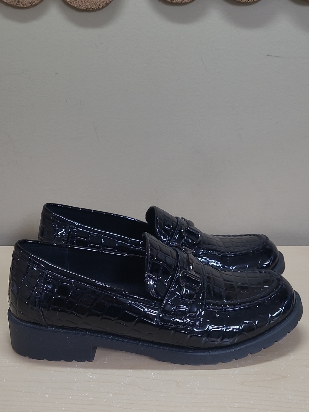 Easy Street Comfort Wave Glossy Black Croc-Embossed Leather  Slip-On Loafers 8.5